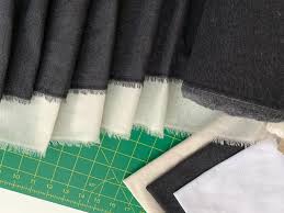 Різниця між флізеліном та дублеріном